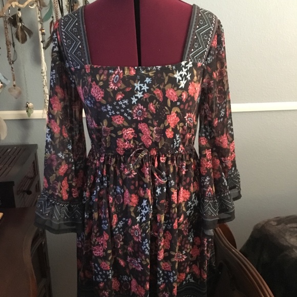 Dress - Picture 2 of 3